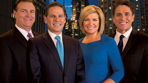 wmaq 5 chicago news team.